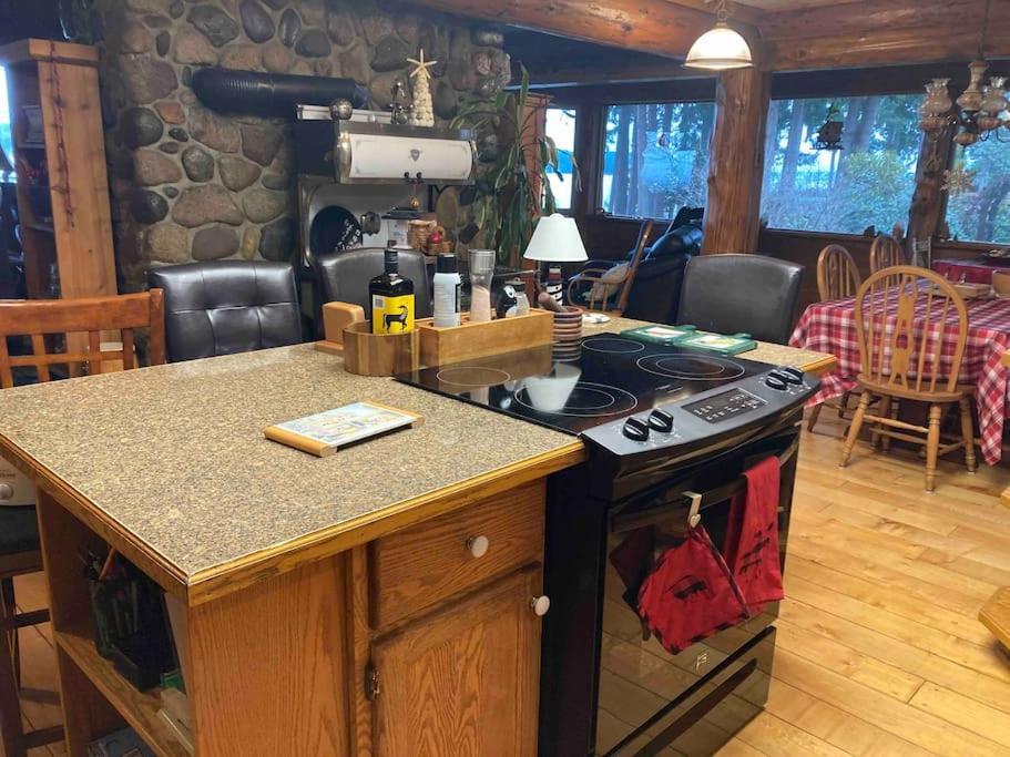 Union Bay Log Home Εξωτερικό φωτογραφία